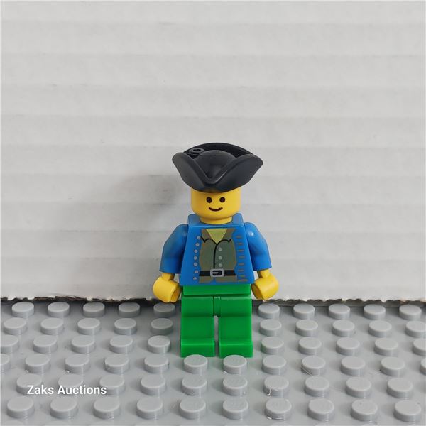 Pirate Brown Shirt, Green Legs, Black Pirate Triangle Hat Minifigure