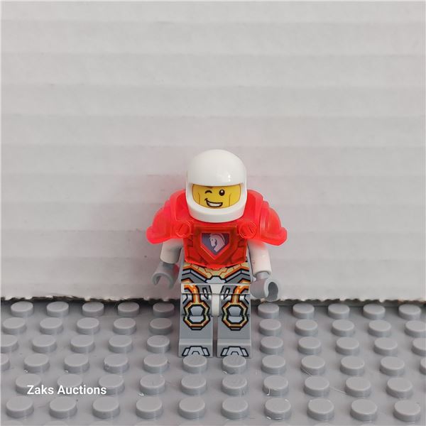 Lance Richmond - Trans-Neon Orange Visor and Armor Minifigure