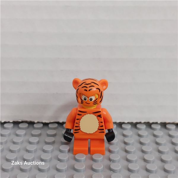 Tiger Cub Suit Girl Minifigure