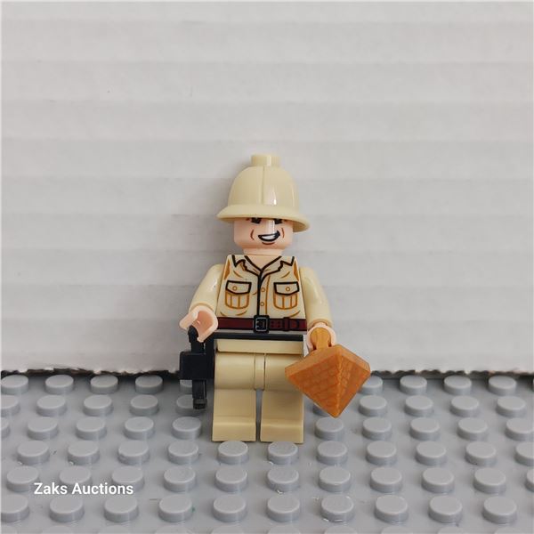 Rene Belloq - Tan Jacket, Indiana Jones Minifigure