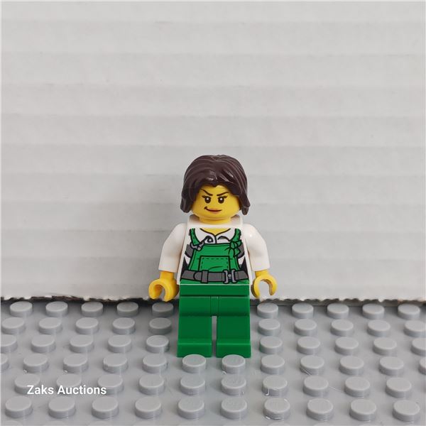 Police - City Bandit Female with Green Overalls Minifigure