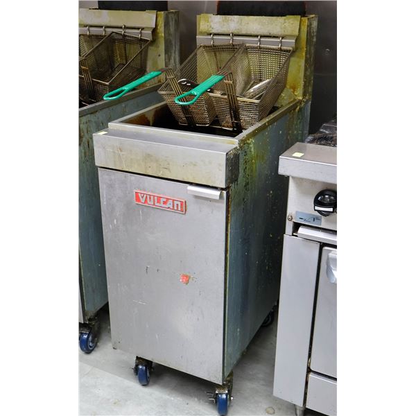 VULCAN 40LB NATURAL GAS DEEP FRYER W/ 2 BASKETS