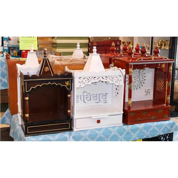 PALLET SIZE LOT OF WALL HANGING DISPLAY UNITS