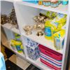 Image 3 : LARGE DISPLAY SHELF W/ CONTENTS