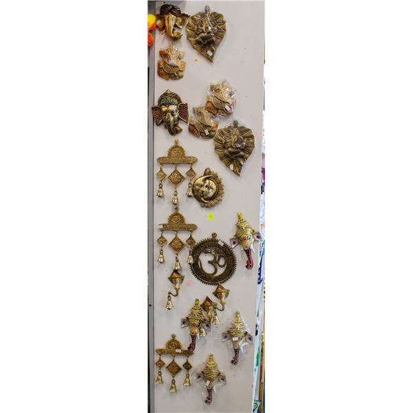 LOT OF RELIGIUOS WALL HANGINGS