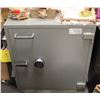 Image 1 : LARGE SAFE