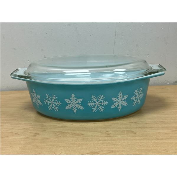 Pyrex Turquoise Blue Snowflake 045 Casserole & Lid 2.5 QT - very nice overall