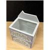 Image 4 : The Lenox Village Fine Porcelain Planter