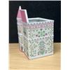Image 2 : The Lenox Village Fine Porcelain Planter