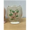 Image 3 : 2 Hull USA Art Pottery Vases - 6.5"T