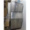 Image 1 : Manitowoc Approx. 750 Lb. Cap. Ice Machine
