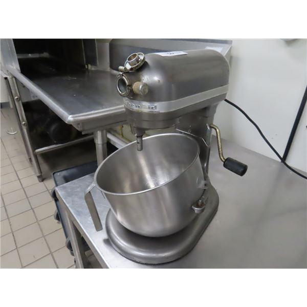 Kitchen Aid 8 Qt. Mixer w/Bowl/Whip