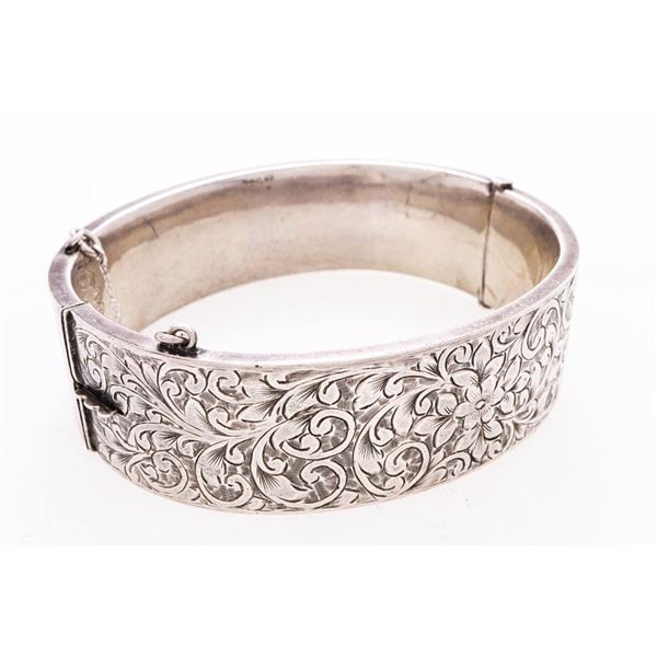 Vintage  1920's Sterling Silver Wide Bangle Bracelet Etched Design