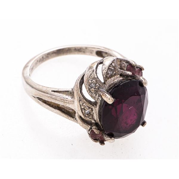 925 Sterling Silver Oval Garnet Ring