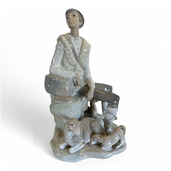 LLADRO - SHEPERD BOY FIGURE