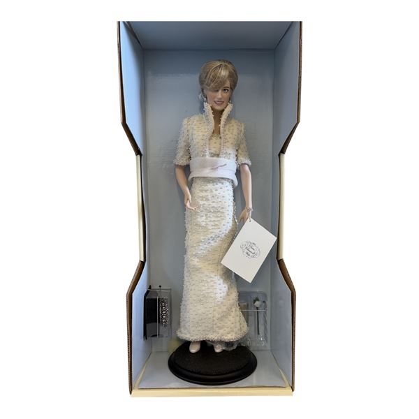 FRANKLIN MINT DOLL - DIANA PRINCESS OF WHALES PORTRAIT