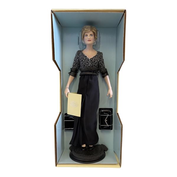 FRANKLIN MINT DOLL - DIANA PRINCESS OF NOBILITY PORTRAIT