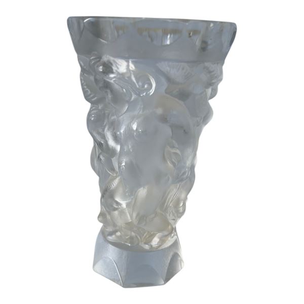 LALIQUE FROSTED GLASS VASE WITH CHERUBS