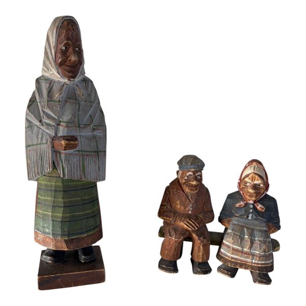 LOT OF 2 WOOD CARVINGS