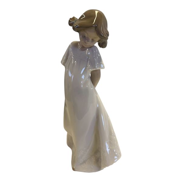 LLADRO - SO SHY