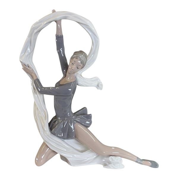 NAO - DANCER WITH VEIL