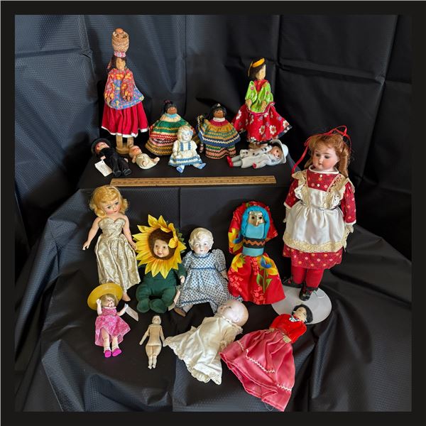 LOT OF VARIOUS BRAND MINIATURE DOLLS