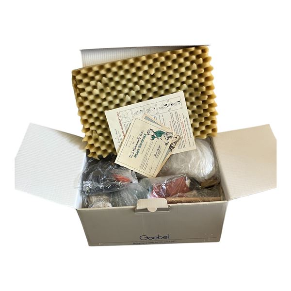 GOEBEL / HUMMEL DOLLS - MERRY WANDERER