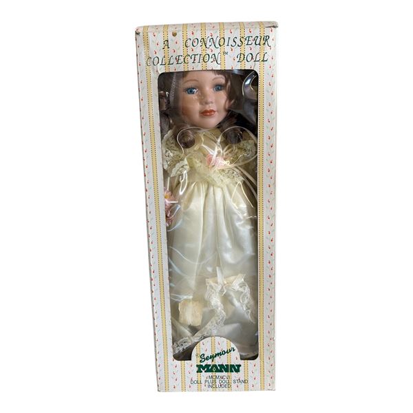 SEYMOUR MANN CONNOISSEUR DOLL
