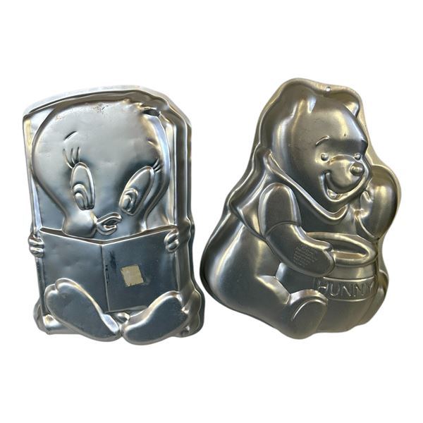 LOT OF 4 USED ALUMINUM CAKE FORMS B