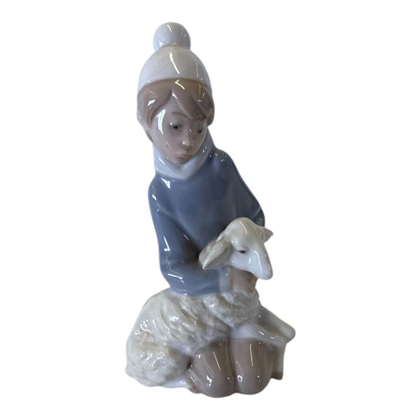 LLADRO - BOY WITH LAMB FIGURE