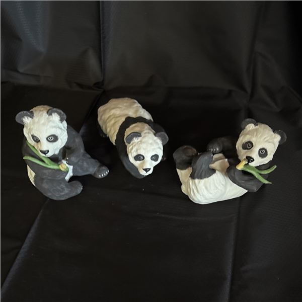 BOEHM - SET OF 3 PANDA BEARS
