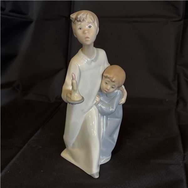LLADRO - 2 BOYS WITH CANDLE FIG