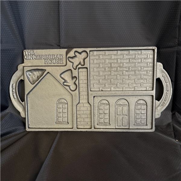 CAST IRON GINGERBREAD HOUSE FORMS