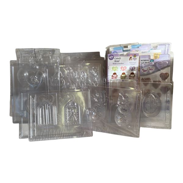LOT OF CANDY AND CHOCOLATE MOLDS
