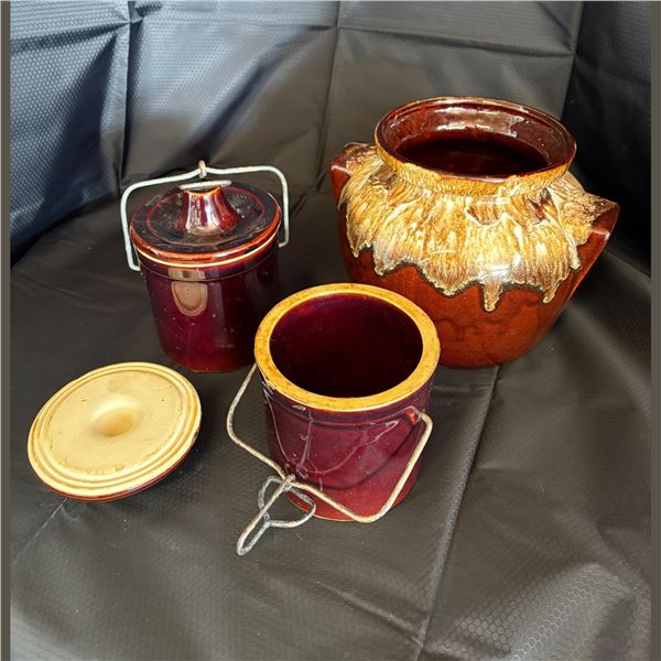 LOT OF 3 STONEWARE POTS / CROCKS