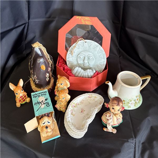 MISCELLANEOUS COLLECTIBLE LOT