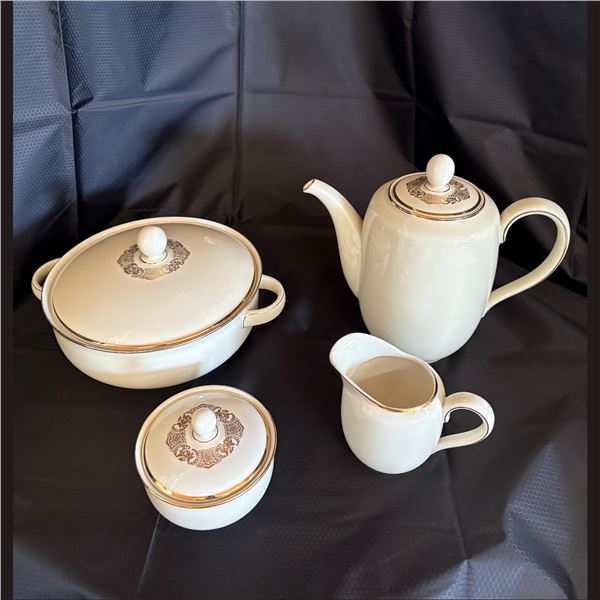 HUTSCHENREUTHER - LOT OF 4 FINE CHINA