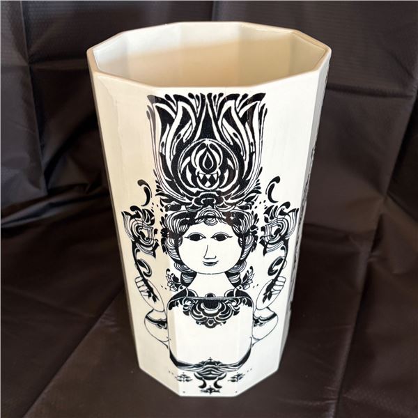 BJORN WIINBLAD VASE