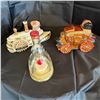 Image 1 : LOT OF 3 VINTAGE ALCOHOL DECANTERS