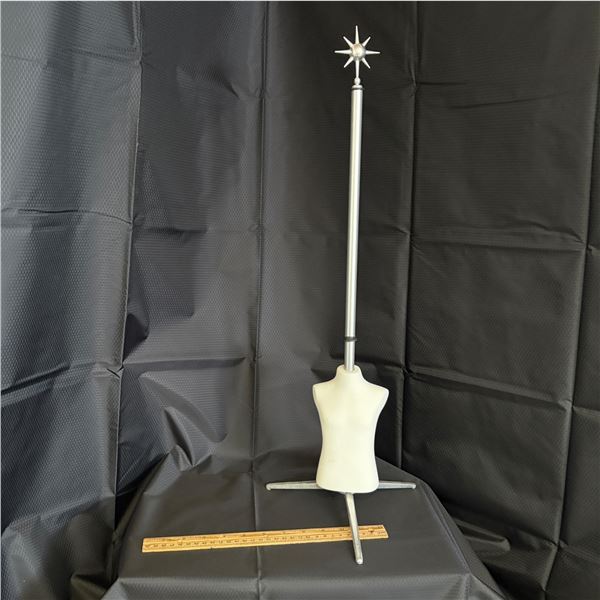 USED JEWELLERY MANNEQUIN