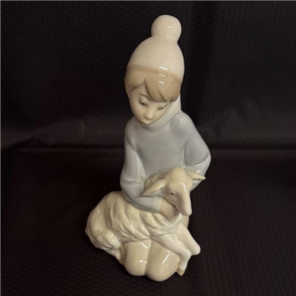 LLADRO - SHEPERD WITH LAMB
