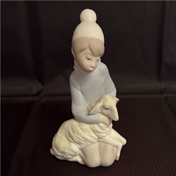 LLADRO - SHEPERD WITH LAMB