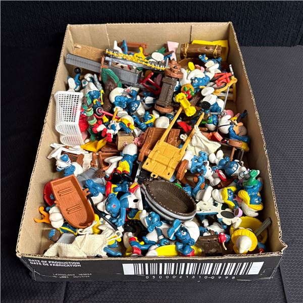 HUGE LOT OF SMURF / SMURFETTE TOYS