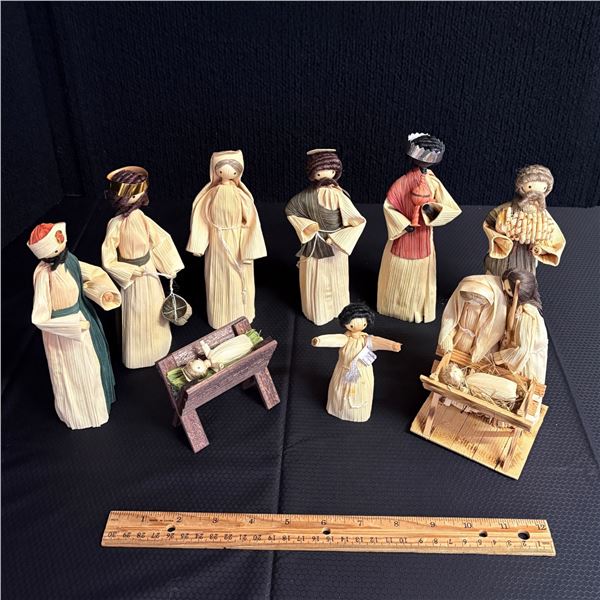 CORN HUSK NATIVITY SET