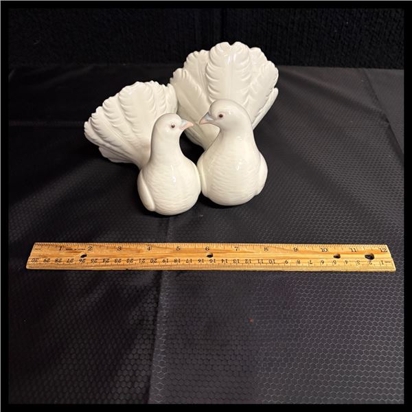 LLADRO - KISSING DOVES FIGURE