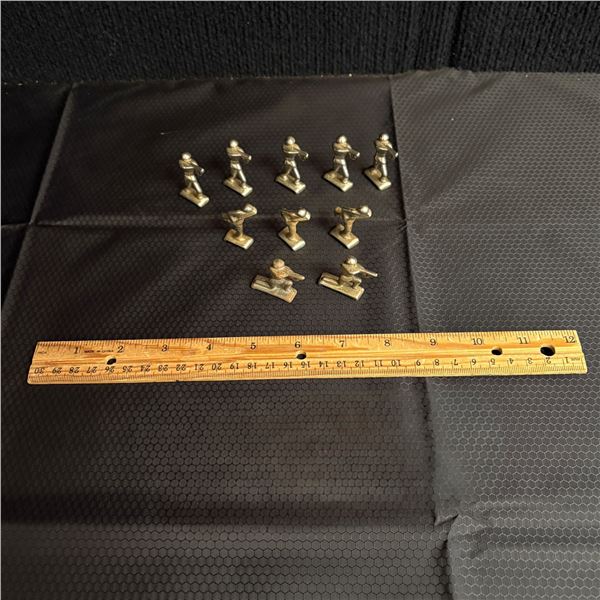 LOT OF 10 METAL TOY SOLDIERS