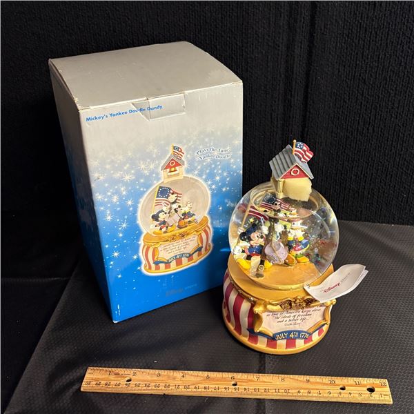 DISNEY - MICKEYS YANKEE DOODLE DANDY SNOW GLOBE