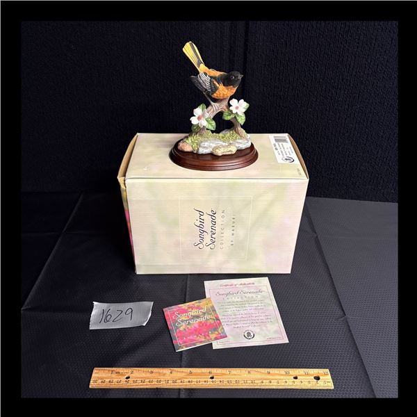 MARURI - NORTHERN ORIOLE WITH DOGWOOD