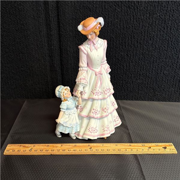 LENOX - SUNDAY IN THE PARK