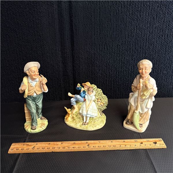 LOT OF 3 FIGURINES